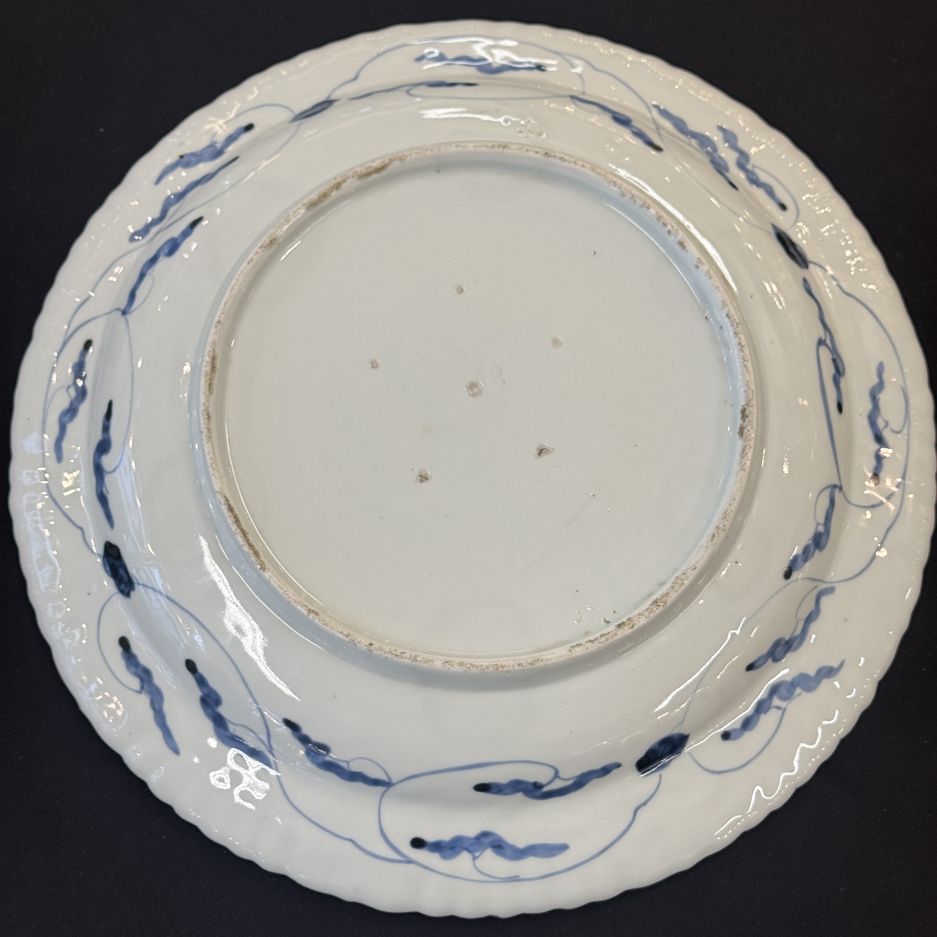 A Japanese Arita blue and white 'Shishi' dish — photo 9