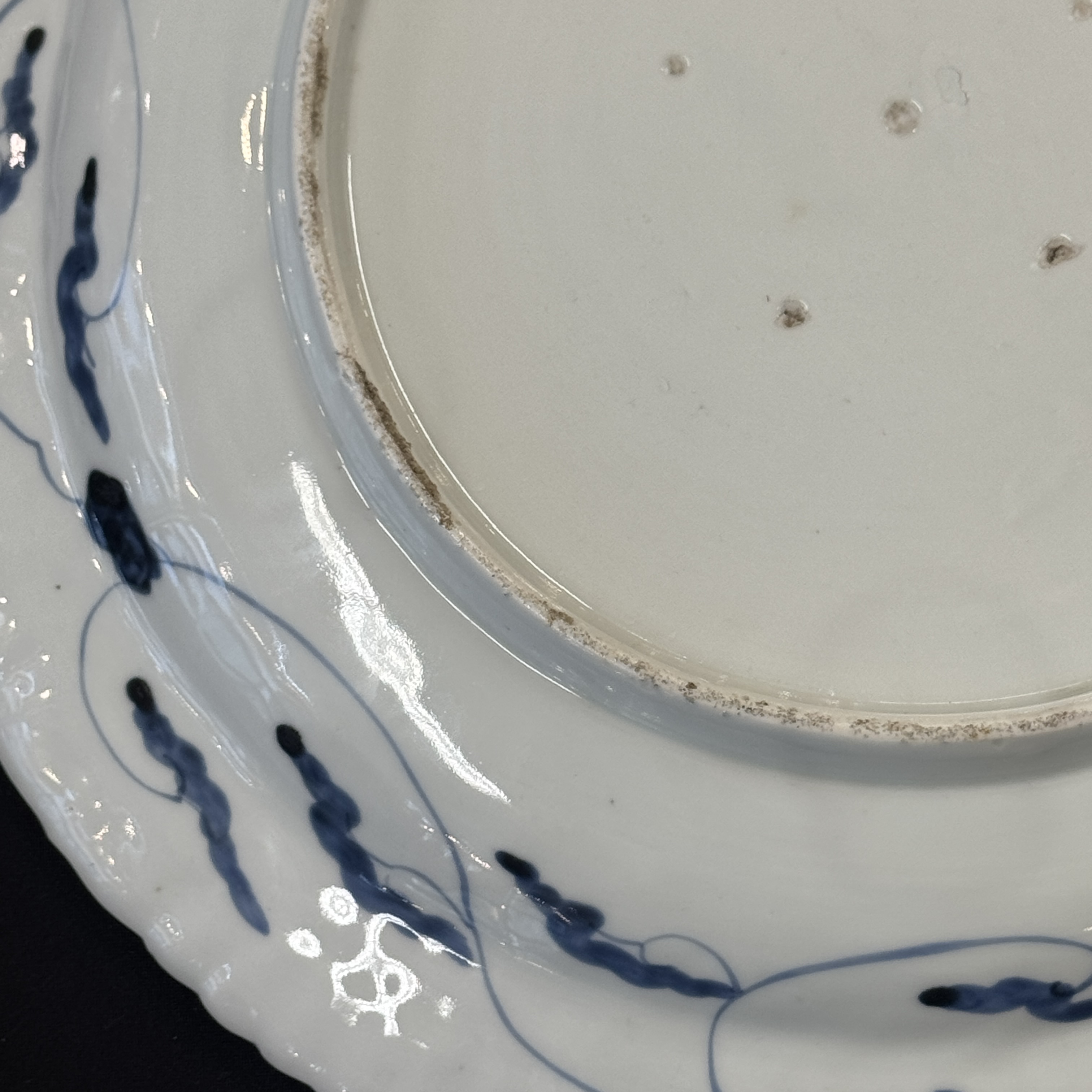 A Japanese Arita blue and white 'Shishi' dish — photo 10