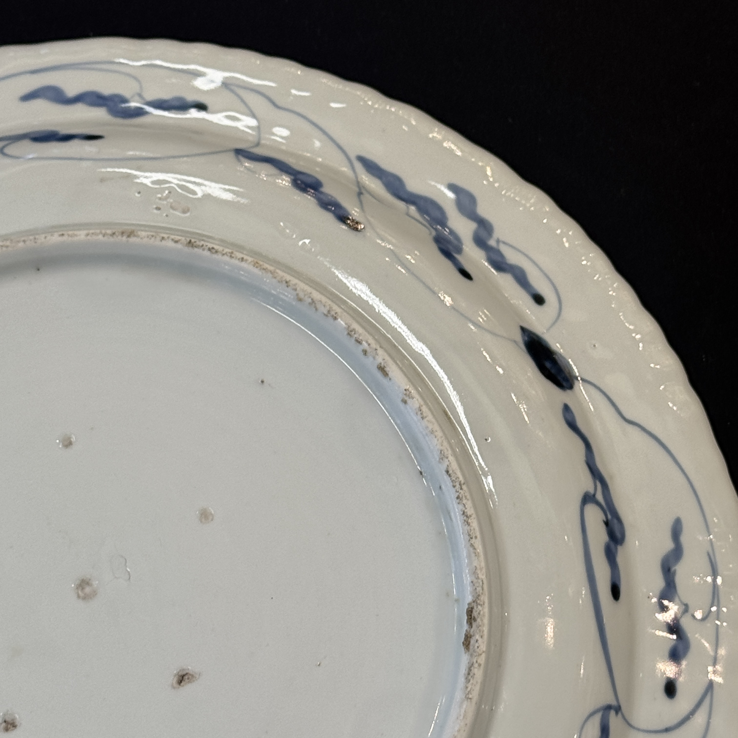 A Japanese Arita blue and white 'Shishi' dish — photo 12