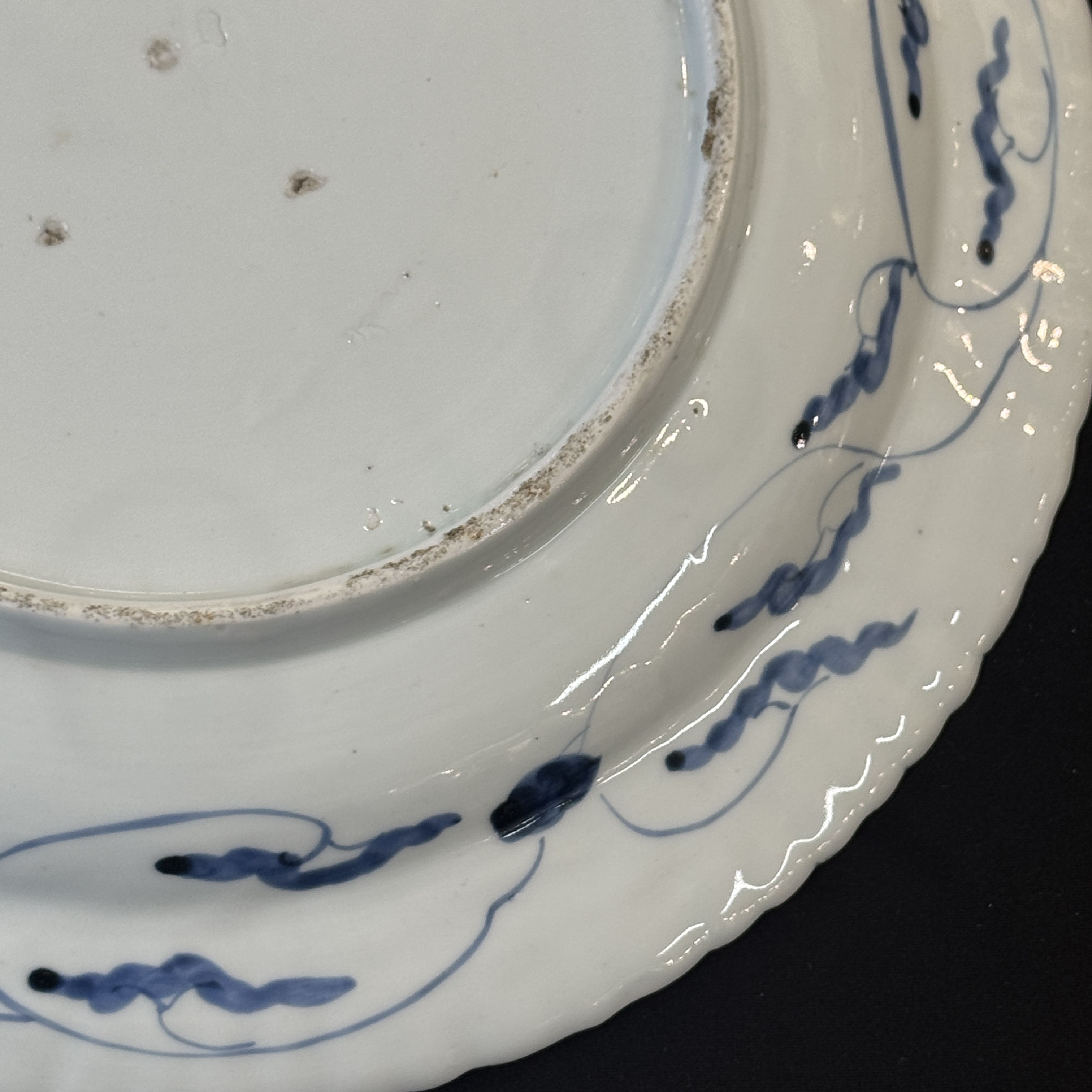 A Japanese Arita blue and white 'Shishi' dish — photo 13