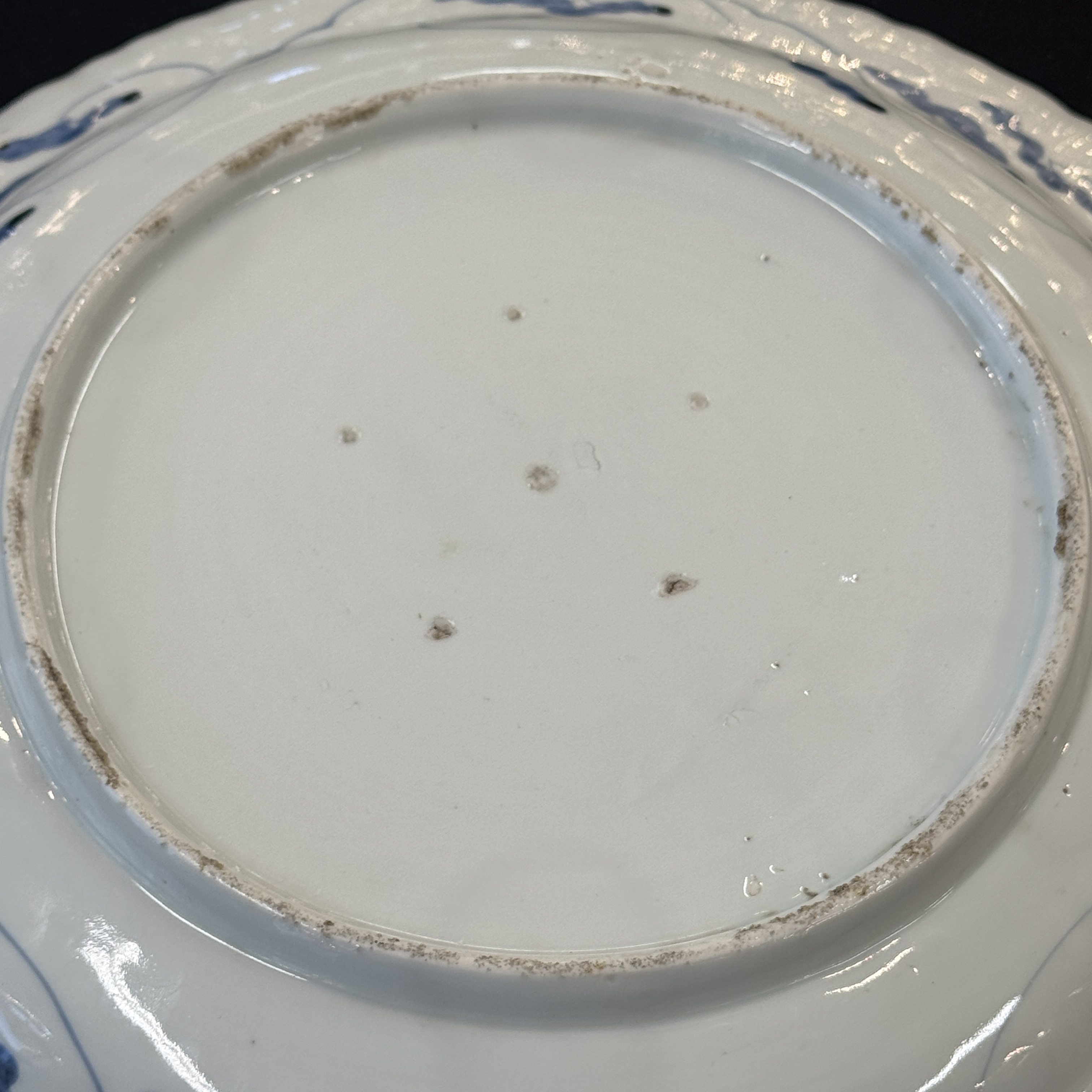 A Japanese Arita blue and white 'Shishi' dish — photo 14