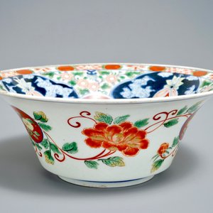 A Japanese Arita Imari-Kinrande bowl for the domestic market, Wanli mark, Edo, 17/18th C. — photo 2