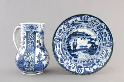A Japanese Arita porcelain tankard and a similar plate, 17/18th C.