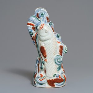 A Japanese Arita wall vase in the shape of a carp, Edo, 18th C. — photo 1