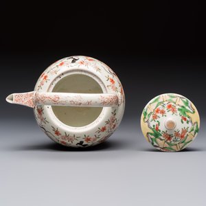 A Japanese Arita wine pot and cover with figural design, Edo, 17th C. — photo 6