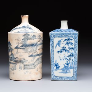 A Japanese blue and white Arita square flask and a Tangen-style bottle, 'Tokkuri', 19/20th C. — 照片 2