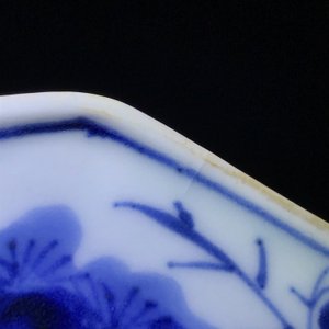 A Japanese blue and white covered bowl on stand, Arita, Edo, 17/18th C. — 照片 11