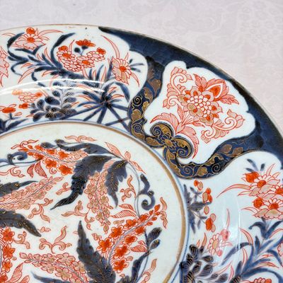A Japanese blue and white dish and a Japanese Imari dish — foto 11