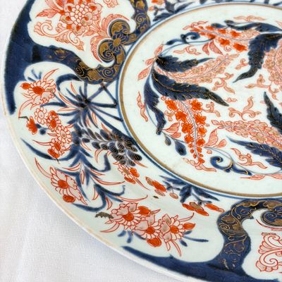 A Japanese blue and white dish and a Japanese Imari dish — foto 13