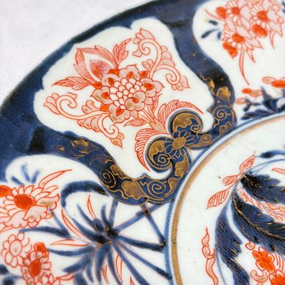 A Japanese blue and white dish and a Japanese Imari dish — foto 15