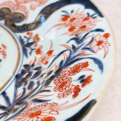 A Japanese blue and white dish and a Japanese Imari dish — foto 16