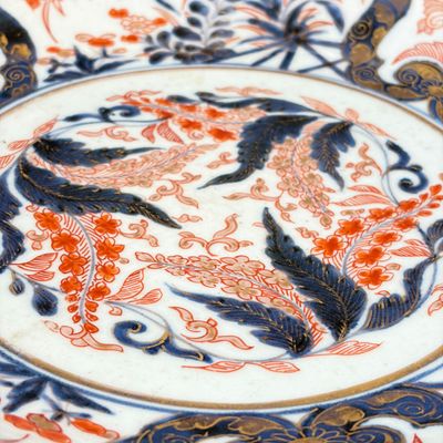 A Japanese blue and white dish and a Japanese Imari dish — foto 17