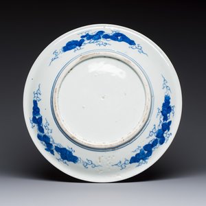 A Japanese blue and white dish with narrative design, Meiji, 19th C. — photo 2