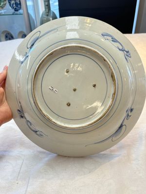 A Japanese blue and white 'peacock' dish, Edo, 17/18th C. — photo 4