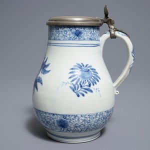 A Japanese blue and white pewter-mounted Arita jug, Edo, 17/18th C. — photo 6