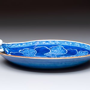 A Japanese blue and white plate, eight cups, and two gilt-lacquered porcelain cups, 19/20th C. — photo 16