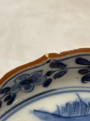 A Japanese blue and white 'rabbit' cup and a 'deer' plate, Edo, 17th C. — photo 3