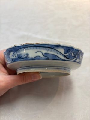 A Japanese blue and white 'rabbit' cup and a 'deer' plate, Edo, 17th C. — photo 8