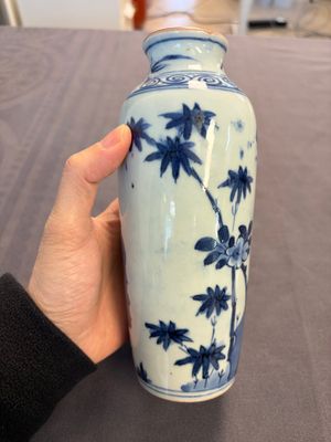 A Japanese blue and white vase, a jug and a bowl, 17th C. and later — photo 10