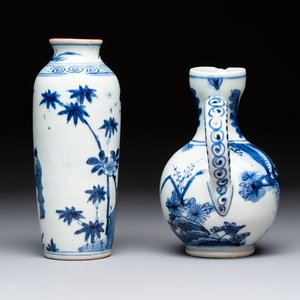 A Japanese blue and white vase, a jug and a bowl, 17th C. and later — photo 3
