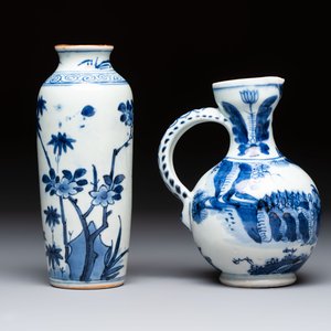 A Japanese blue and white vase, a jug and a bowl, 17th C. and later — photo 4