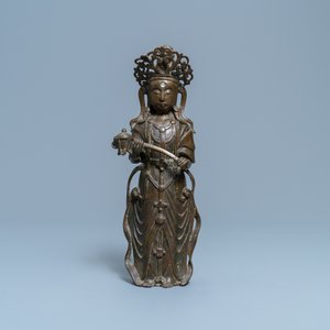 A Japanese bronze figure of Avalokitesvara, Edo/Meiji, 18/19th C. — photo 2