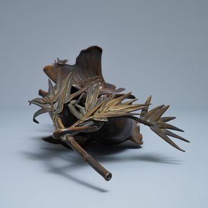 A Japanese bronze group depicting two koi fish, Meiji, 19th C. — 照片 3