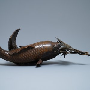 A Japanese bronze group depicting two koi fish, Meiji, 19th C. — 照片 4