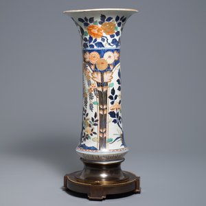 A Japanese bronze-mounted Imari beaker vase, Edo, 17th C. — photo 2