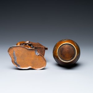 A Japanese bronze okimono and a vase, Meiji, 19th C. — 照片 7