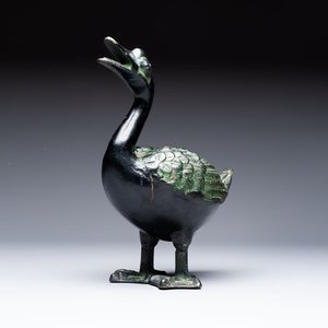 A Japanese bronze okimono of a goose, 20th C. — photo 1
