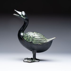 A Japanese bronze okimono of a goose, 20th C. — photo 2