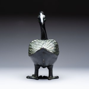 A Japanese bronze okimono of a goose, 20th C. — photo 3