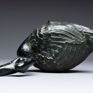 A Japanese bronze okimono of a goose, 20th C. — photo 6