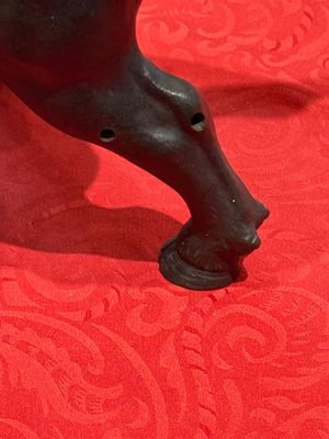 A Japanese bronze okimono of a tiger and a bull, signed Sano Takachika 佐野隆親, Meiji, 19th C. — photo 11