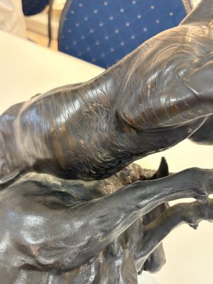A Japanese bronze okimono of a tiger and a bull, signed Sano Takachika 佐野隆親, Meiji, 19th C. — photo 15