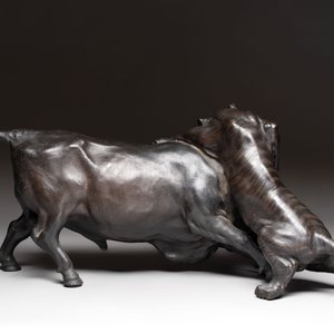 A Japanese bronze okimono of a tiger and a bull, signed Sano Takachika 佐野隆親, Meiji, 19th C. — photo 3