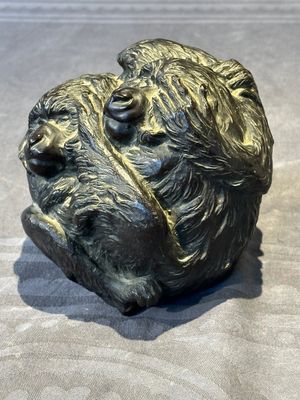 A Japanese bronze okimono with three monkeys, Yoshinobu seal mark, Meiji period — 照片 4
