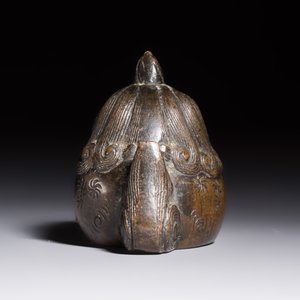 A Japanese bronze 'Shishi' paperweight, Meiji, 19th C. — photo 4