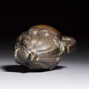 A Japanese bronze 'Shishi' paperweight, Meiji, 19th C. — photo 6
