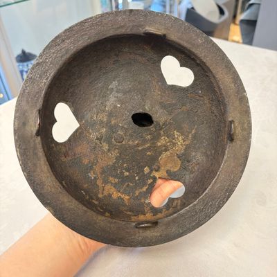 A Japanese bronze tripod censer with handles and cover — photo 18
