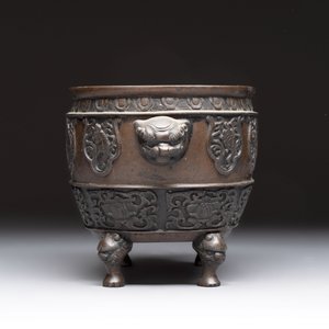 A Japanese bronze vase and a censer, Meiji, 19th C. — 照片 6