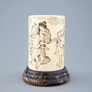 A Japanese carved and signed ivory brushpot on gilt-lacquered stand, Meiji, 19th C. — photo 5
