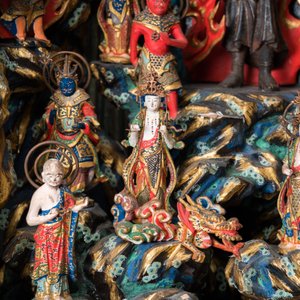 A Japanese Fudō Myōō zushi shrine in partly gilded, lacquered and painted wood, Edo, 18/19th C. — 照片 12