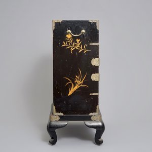 A Japanese gilt-lacquered and Shibayama ivory cabinet, Meiji, 19th C. — photo 2
