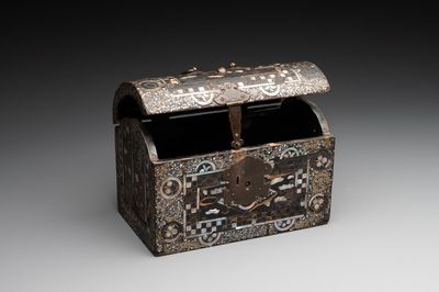 A Japanese gilt-lacquered mother-of-pearl inlaid Namban coffer for the Portuguese market, Edo, 17th C.