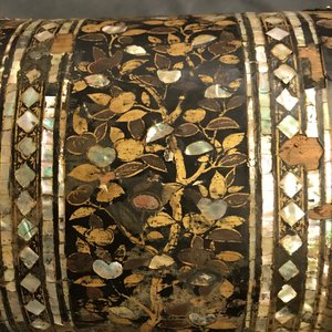 A Japanese gilt-lacquered mother-of-pearl inlaid Namban coffer for the Portuguese market, Edo, 17th C. — 照片 20