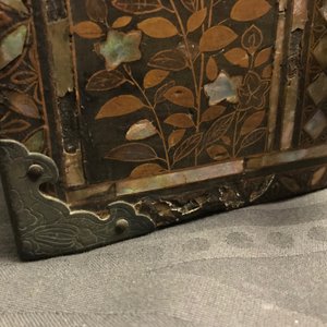 A Japanese gilt-lacquered mother-of-pearl inlaid Namban coffer for the Portuguese market, Edo, 17th C. — 照片 26