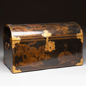 A Japanese gilt-lacquered Namban chest for the Dutch or Portuguese market, Edo, 17th C. — photo 1