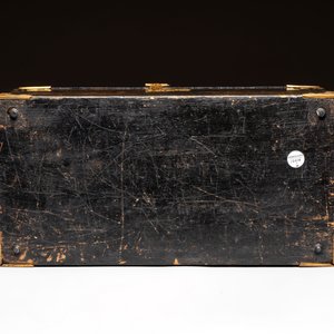 A Japanese gilt-lacquered Namban chest for the Dutch or Portuguese market, Edo, 17th C. — photo 8